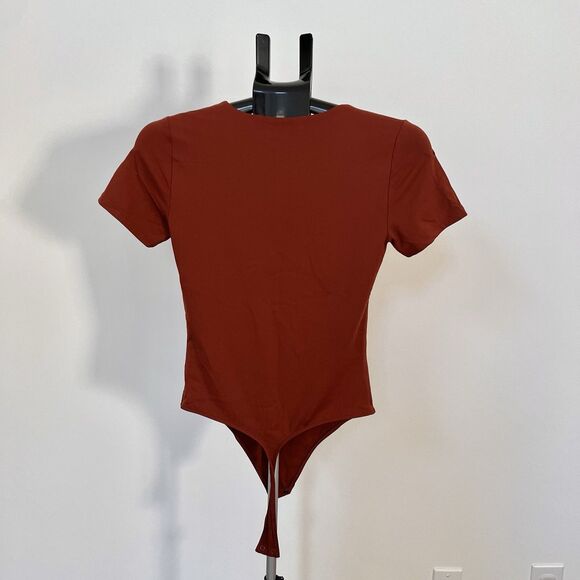 Aritzia Babaton Contour Women's Copper Rust Crewneck Short Sleeve Bodysuit Med - Picture 3 of 7